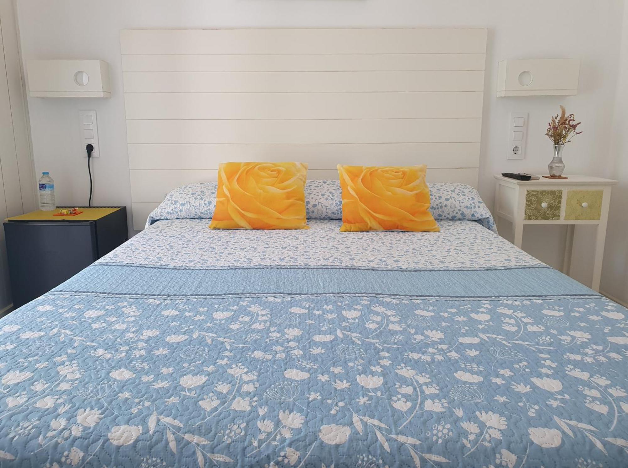 Hostal Mi Campana Denia Exterior foto